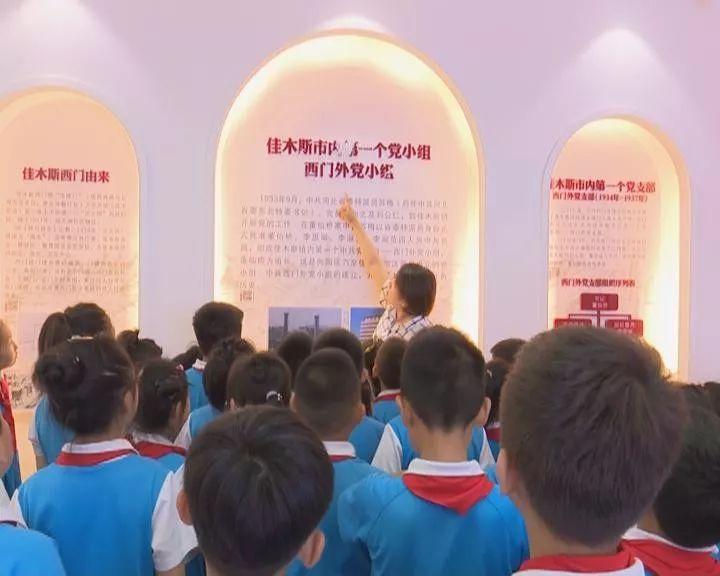 可爱猴子装扮
